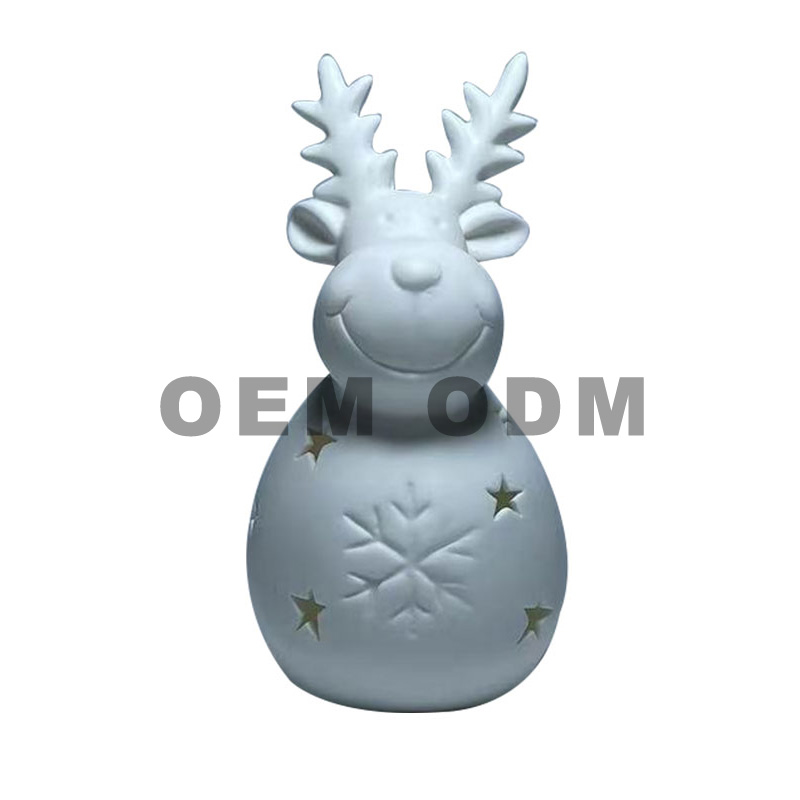 Ornements en porcelaine blanche